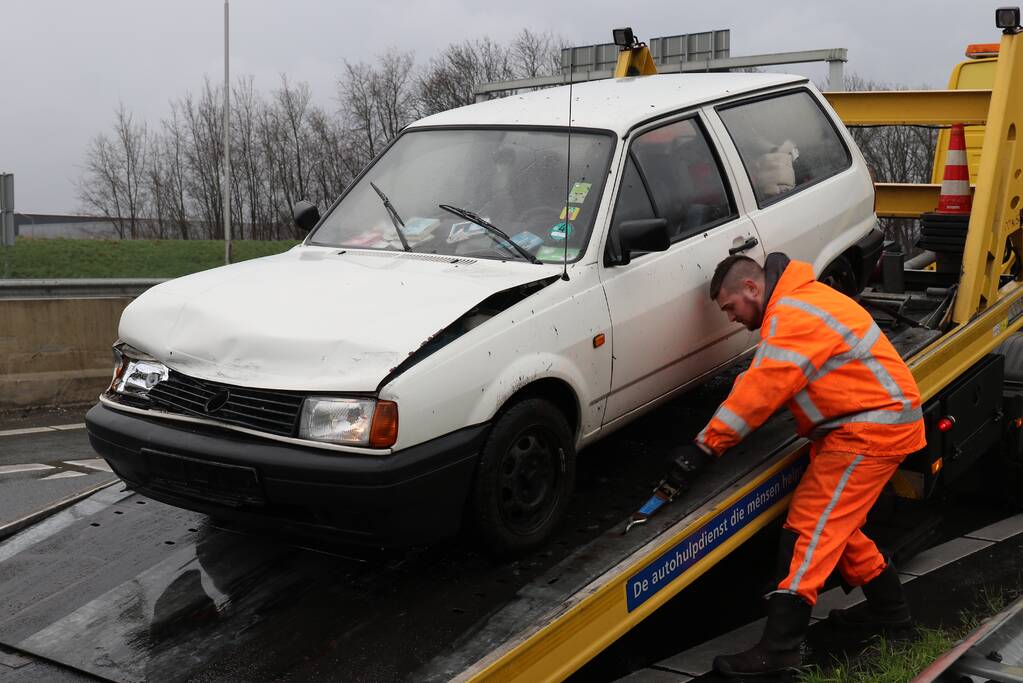 Opnieuw auto beschadigd na botsing in gevaarlijke bocht