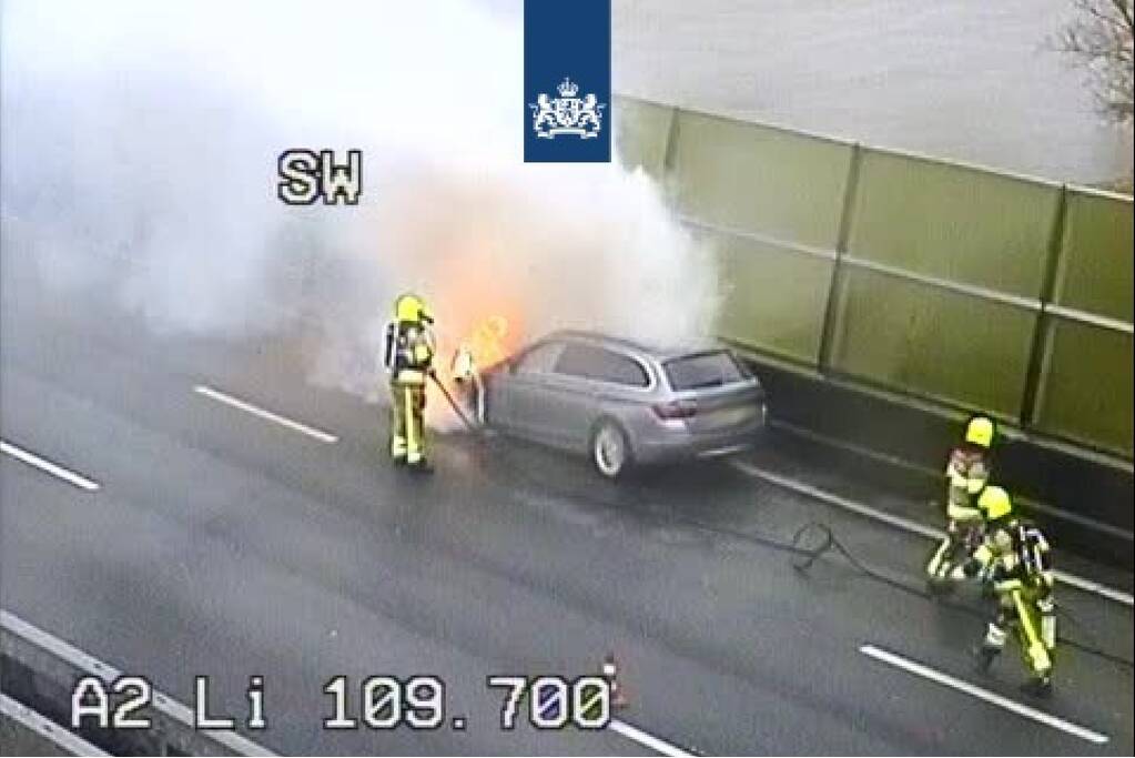 Auto gaat in vlammen op
