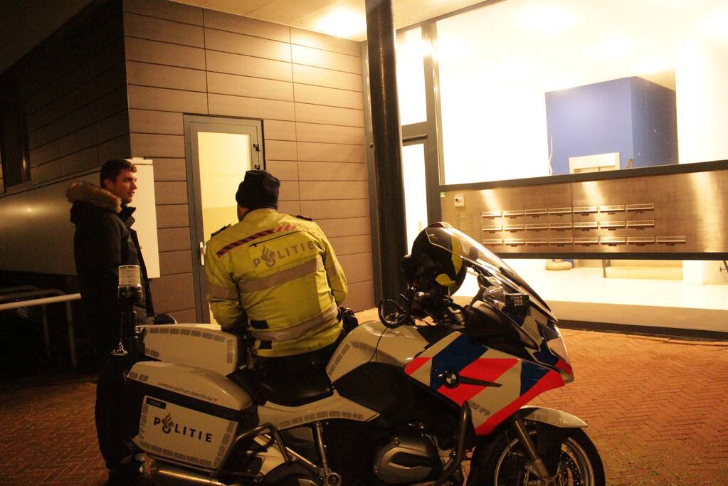 Vrouw (39) aangehouden na dood man (40) in woning