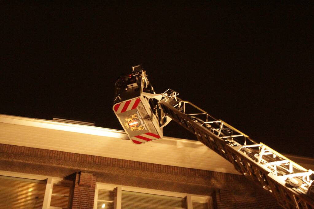 Dakpannen waaien van dak