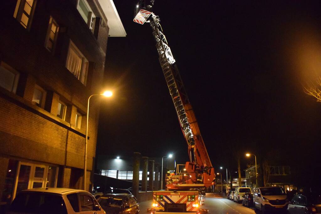 Dakpannen waaien van dak