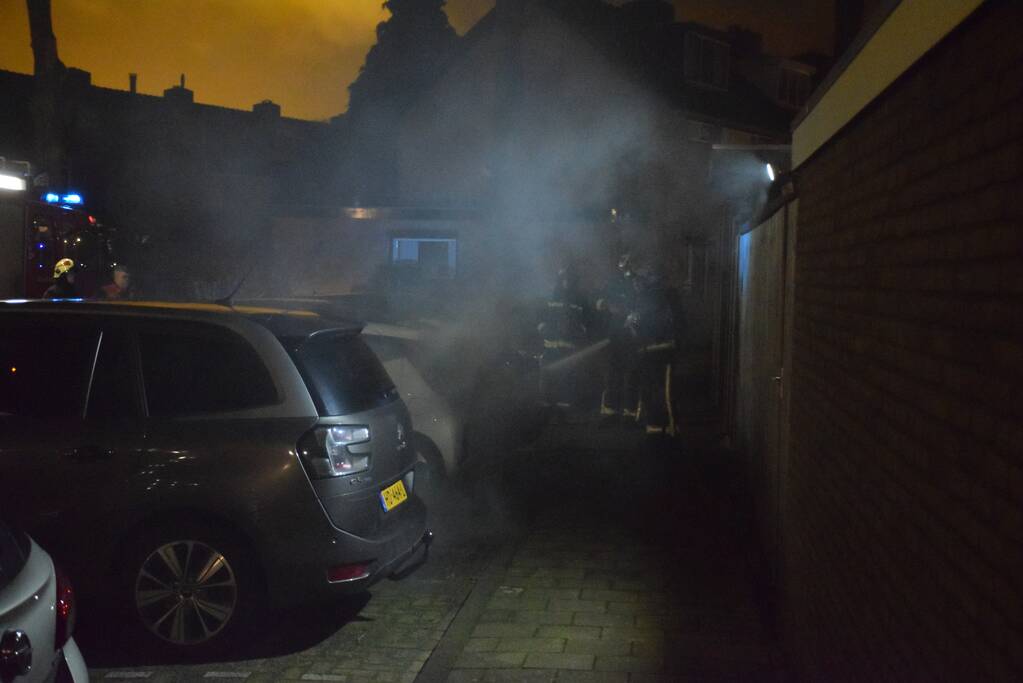 Autobrand vermoedelijk aangestoken