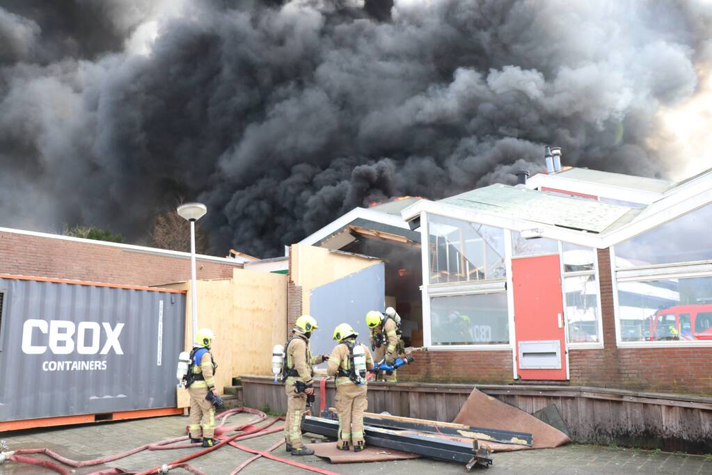 Uitslaande brand in slooppand