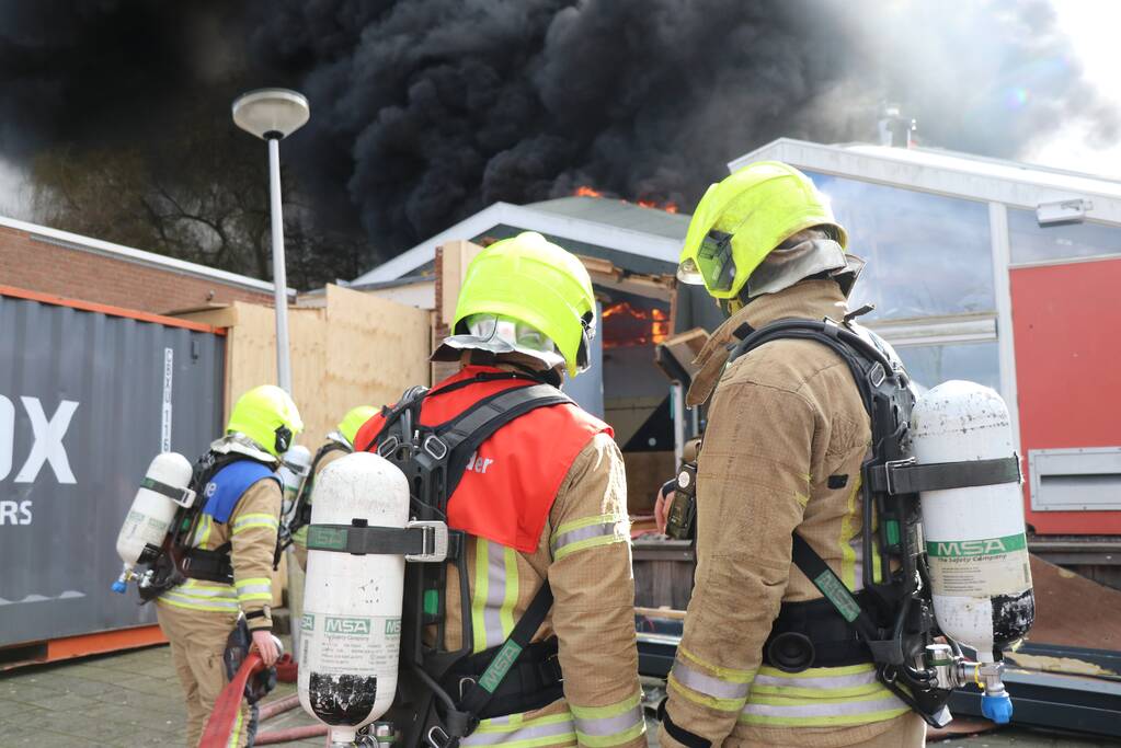 Uitslaande brand in slooppand