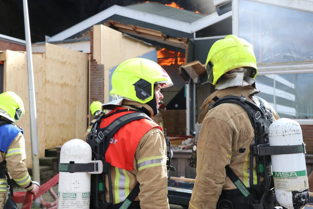 Uitslaande brand in slooppand