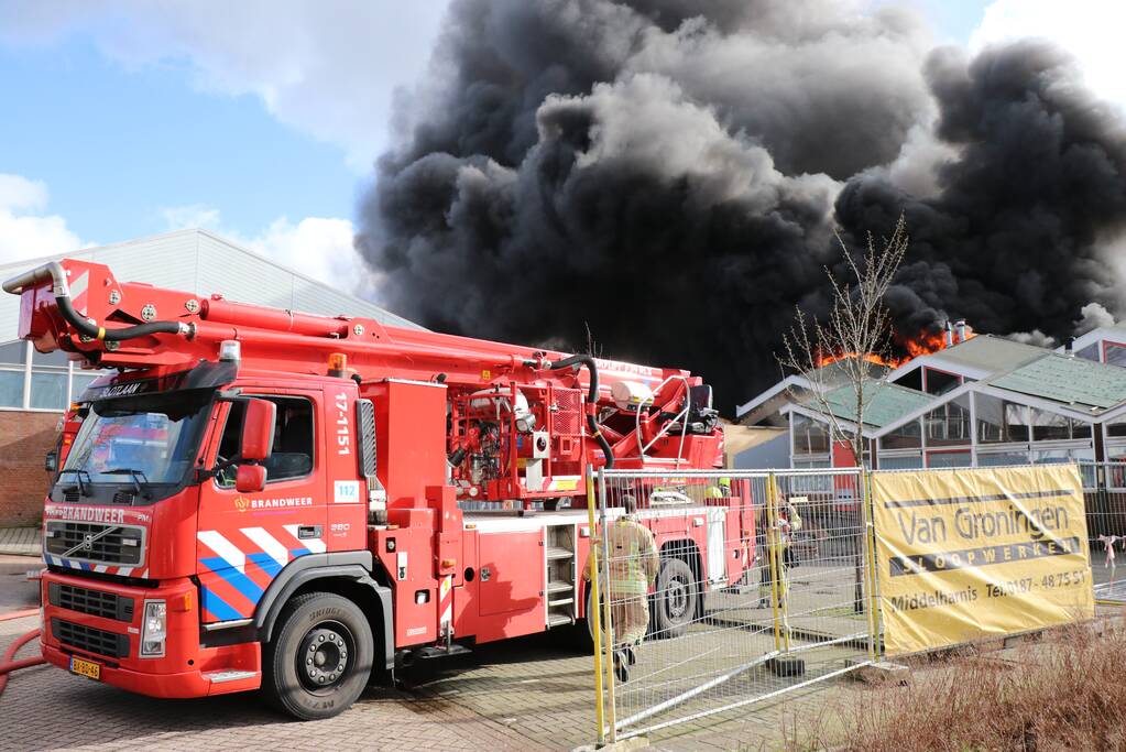 Uitslaande brand in slooppand