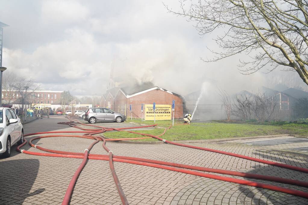 Uitslaande brand in slooppand