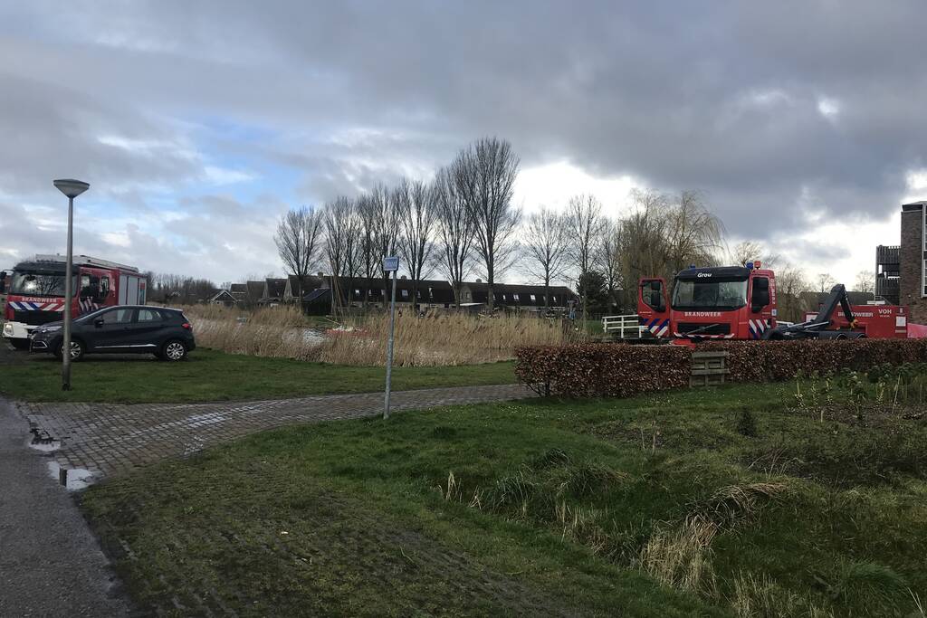 Olieschermen geplaatst om zinkende boot