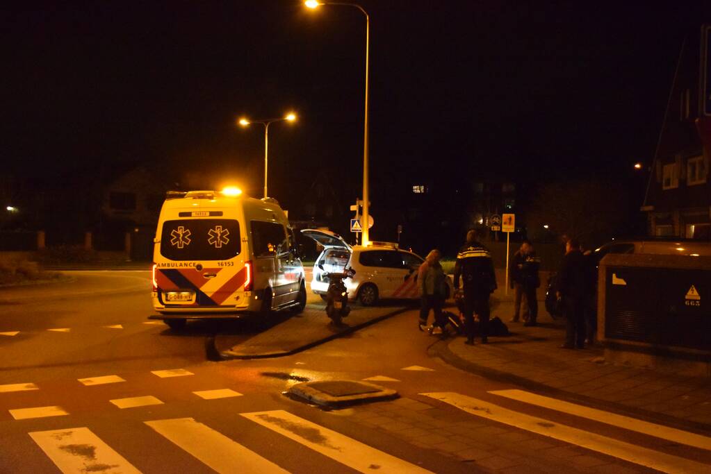 Scooterrijder gewond na aanrijding met fietser