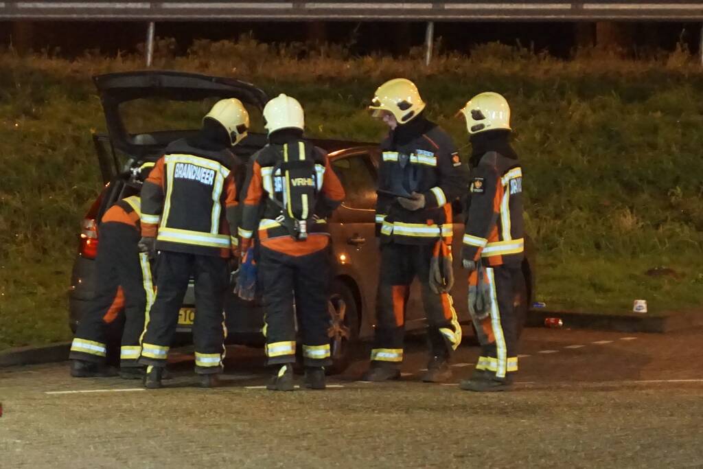 Tankstation op snelweg afgesloten na sissend geluid in auto