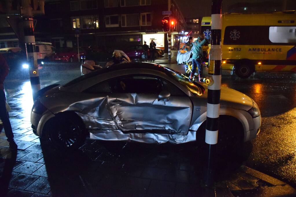 Forse schade na aanrijding met drie personenauto's