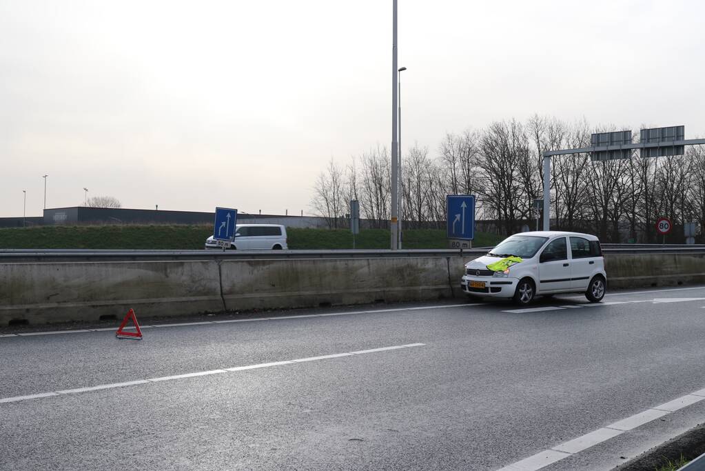 Auto vliegt uit de beruchte bocht