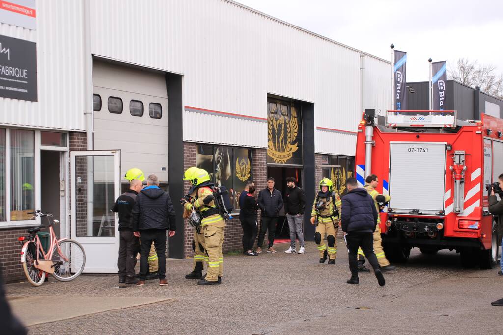 Kleine brand in bedrijvenpand