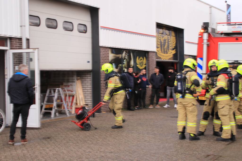 Kleine brand in bedrijvenpand