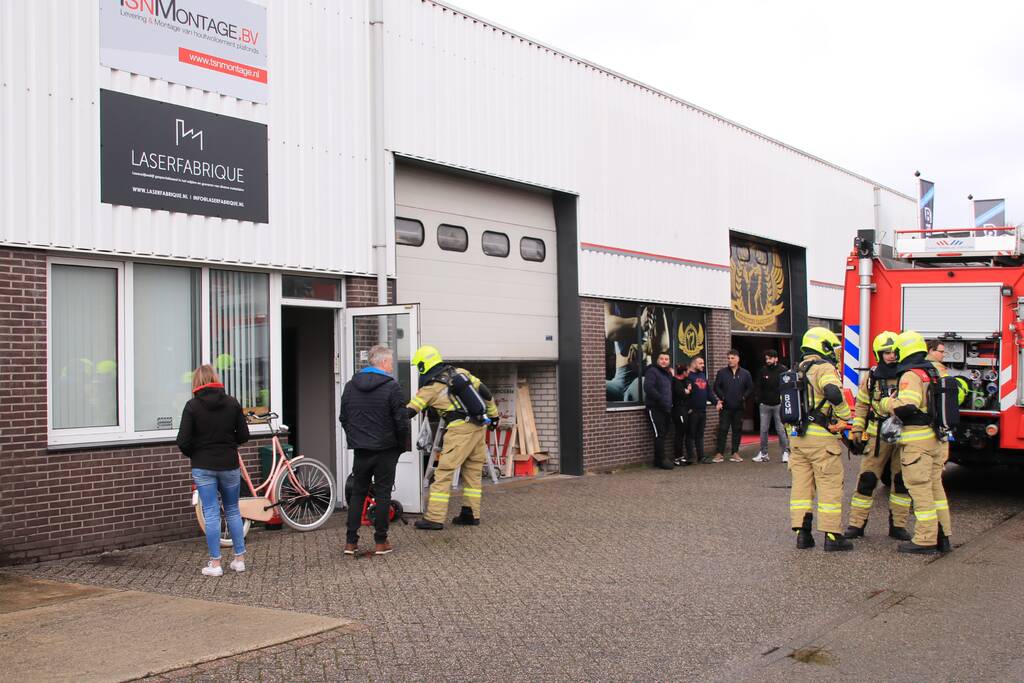 Kleine brand in bedrijvenpand
