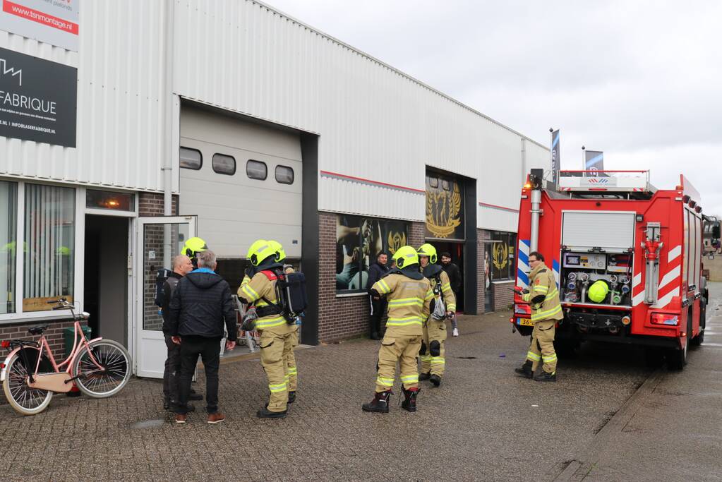 Kleine brand in bedrijvenpand