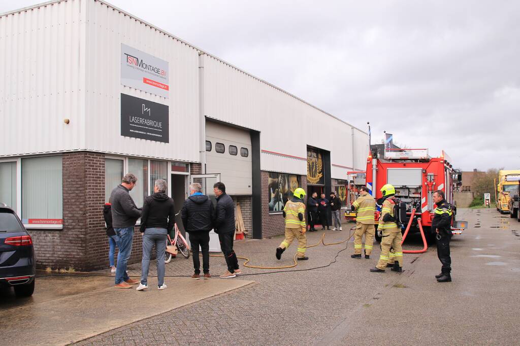 Kleine brand in bedrijvenpand