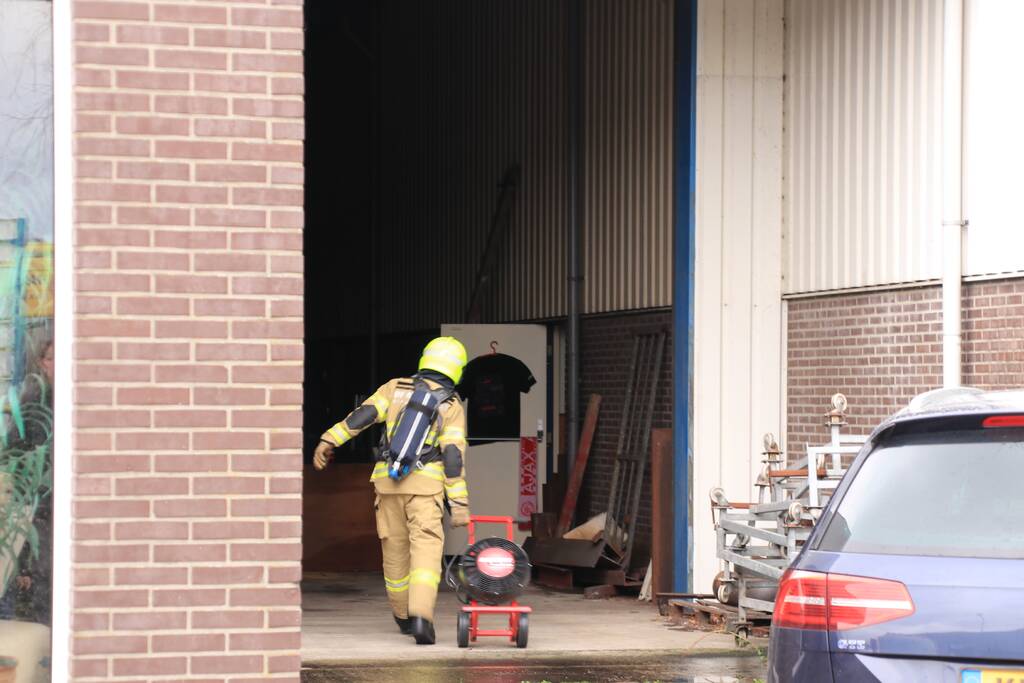 Kleine brand in bedrijvenpand