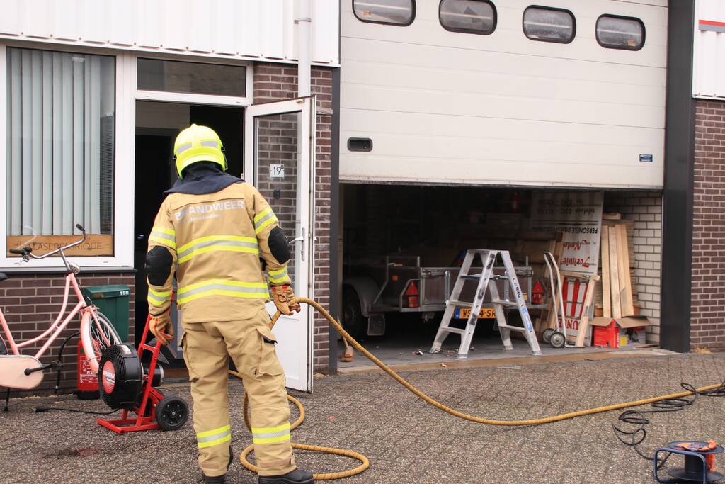 Kleine brand in bedrijvenpand