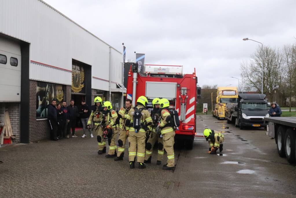 Kleine brand in bedrijvenpand