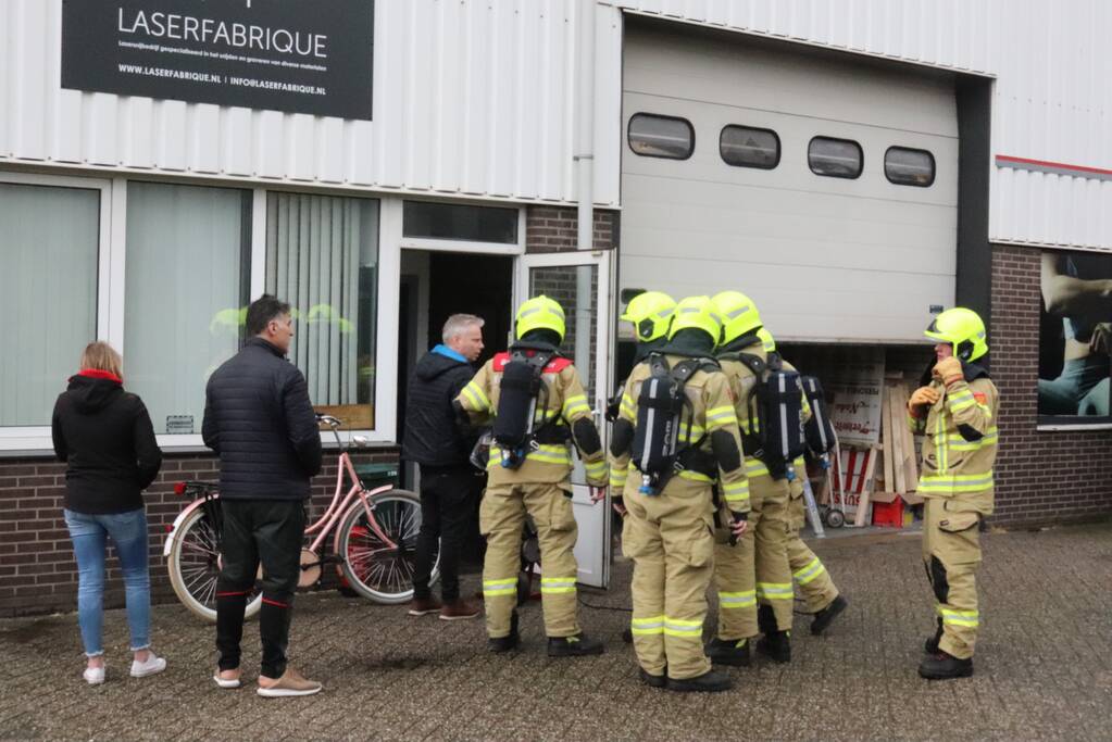 Kleine brand in bedrijvenpand