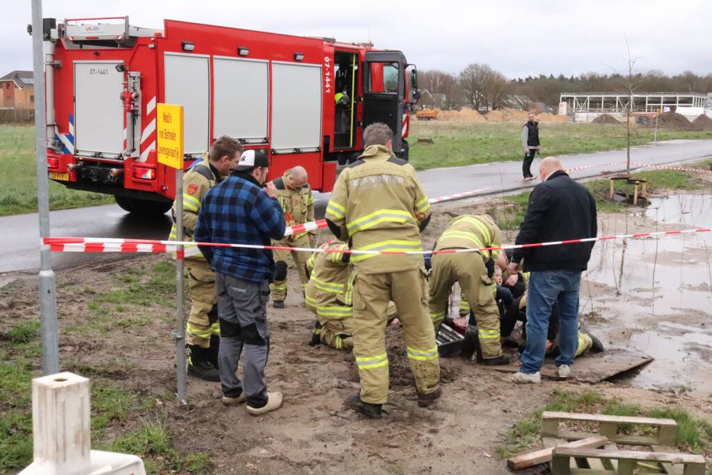 Jongen komt vast te zitten in drijfzand
