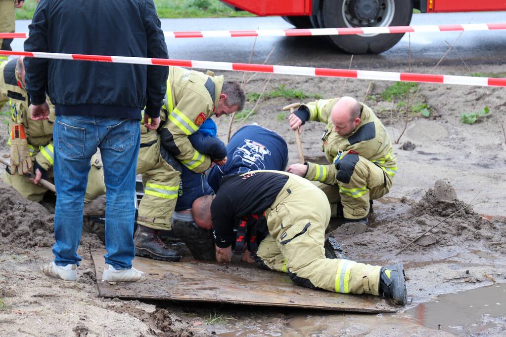 Jongen komt vast te zitten in drijfzand