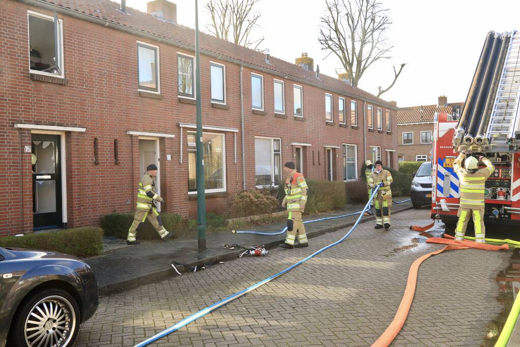 Enorme schade bij uitslaande keukenbrand