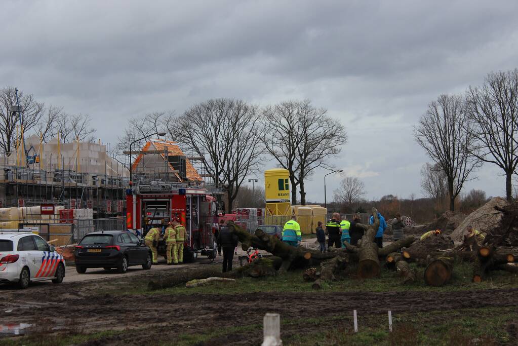 Brandweer bevrijdt jongen uit drijfzand