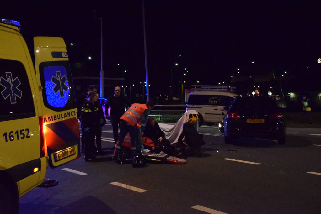 Brommerrijder gewond na aanrijding