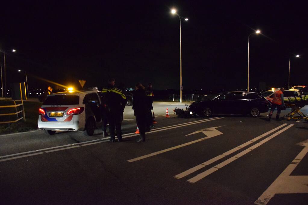 Brommerrijder gewond na aanrijding
