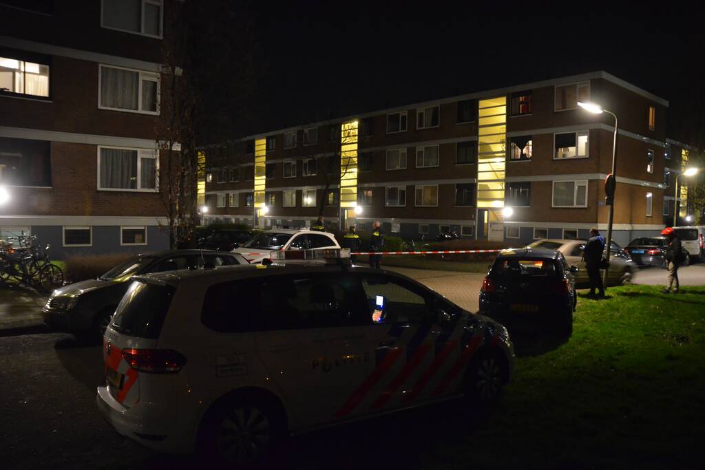 Schoten gelost vanuit rijdende auto