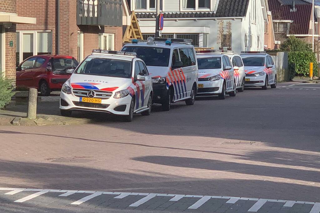 Politie doet inval in oude timmerfabriek