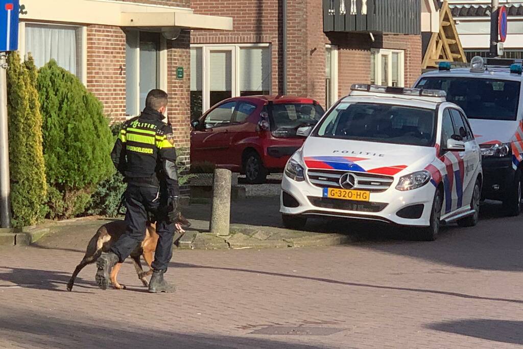 Politie doet inval in oude timmerfabriek
