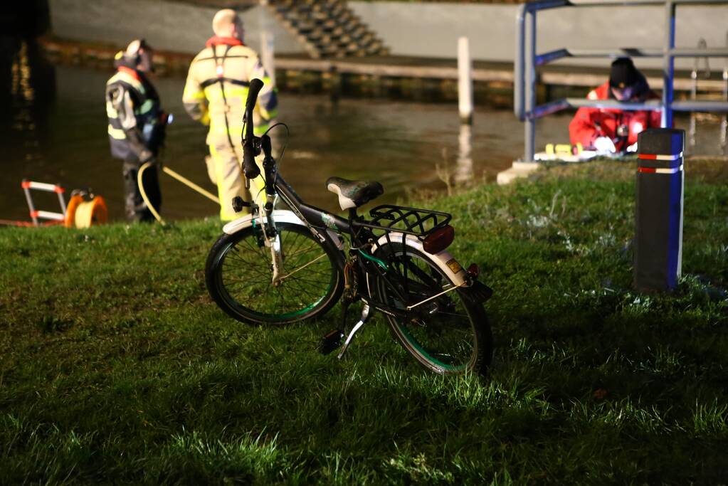 Grote zoekactie na aantreffen kinderfiets