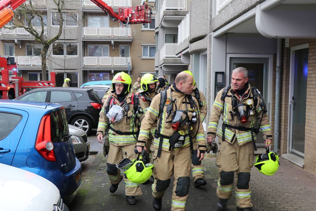 Vrouw uit woning gered bij uitslaande brand in Oosterflank