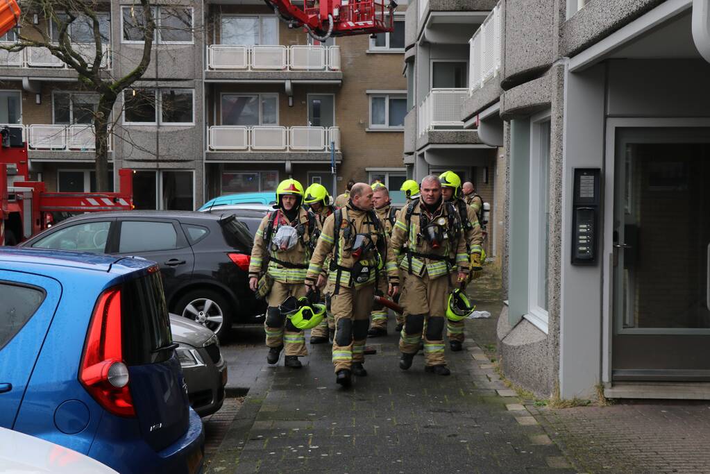 Vrouw uit woning gered bij uitslaande brand in Oosterflank