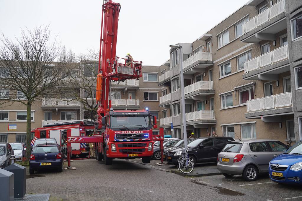 Vrouw uit woning gered bij uitslaande brand in Oosterflank
