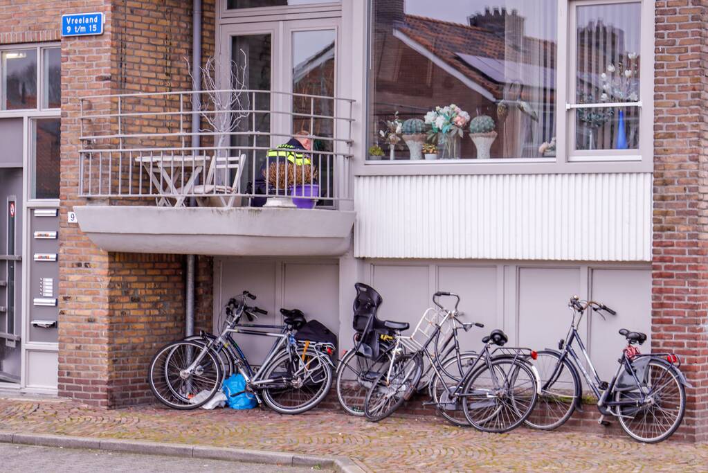 Man gewond na val in woning in Soesterkwartier