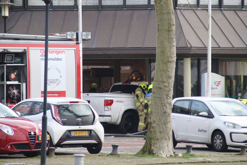 Pick-up wagen ramt pui gemeentehuis