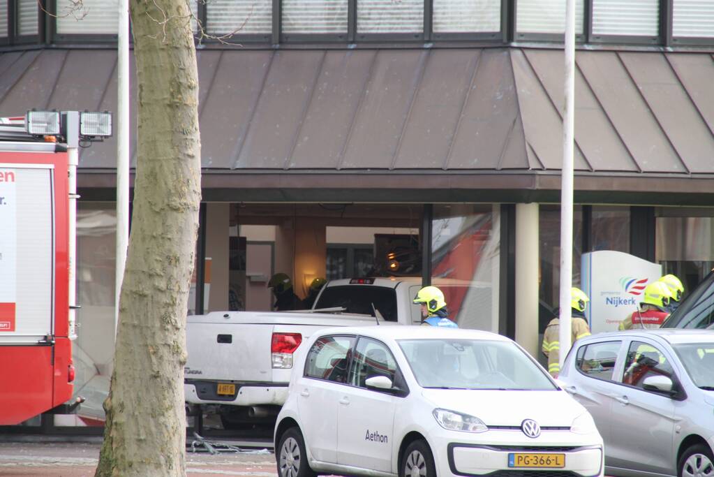 Pick-up wagen ramt pui gemeentehuis