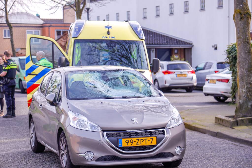 Fietser gewond bij aanrijding met auto