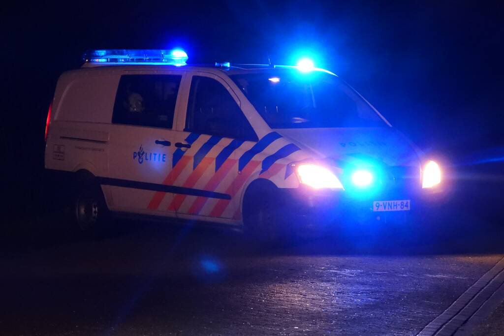 Auto belandt op de kop in de sloot