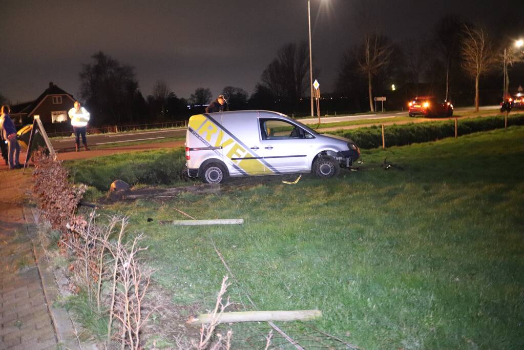 Bestuurder vlucht na ongeval