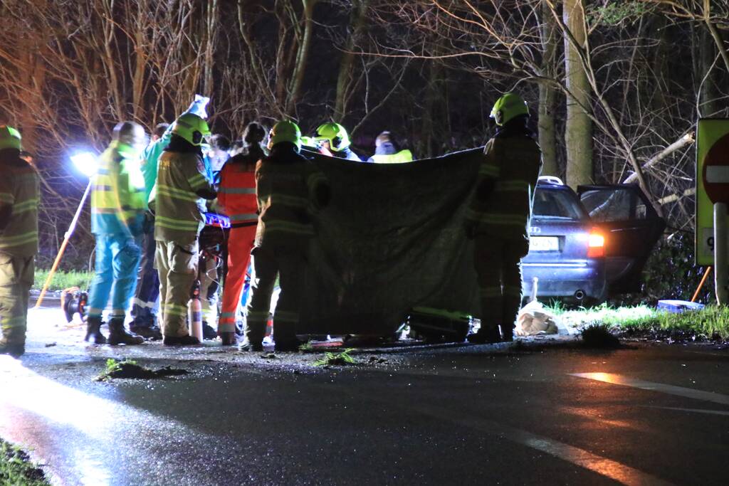 Man (23) overleden bij eenzijdig ongeval op afrit A30