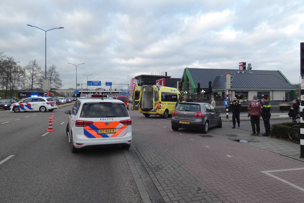 Scooterrijder gewond na aanrijding met auto