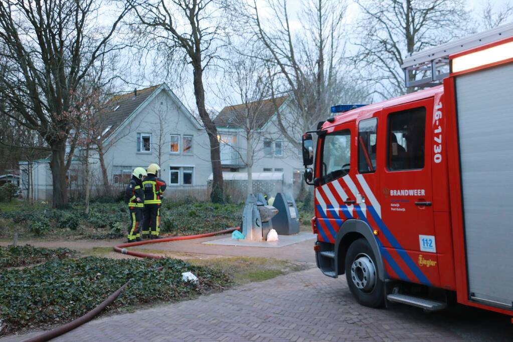 Veel rook bij brand in ondergrondse container