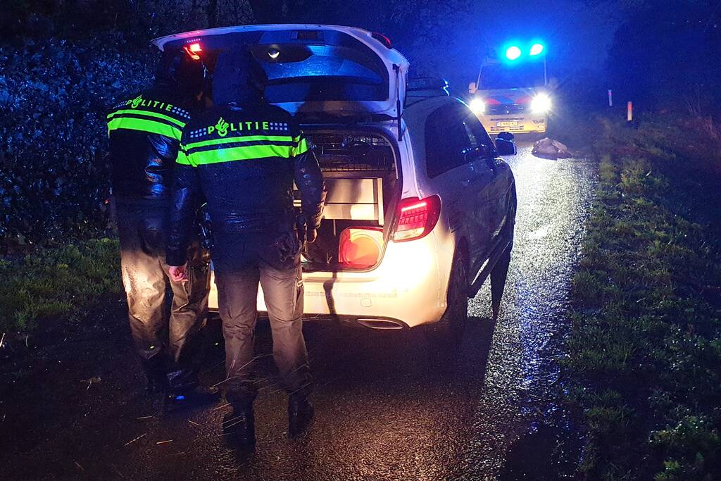 Persoon door omstanders uit het water gehaald