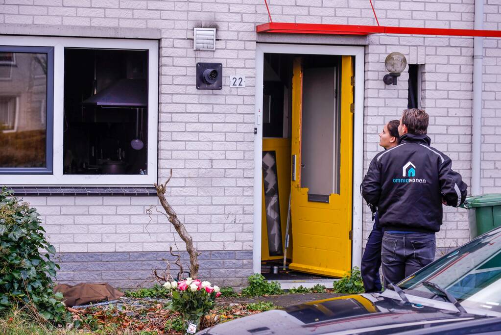 Overleden persoon aangetroffen na brand in woning