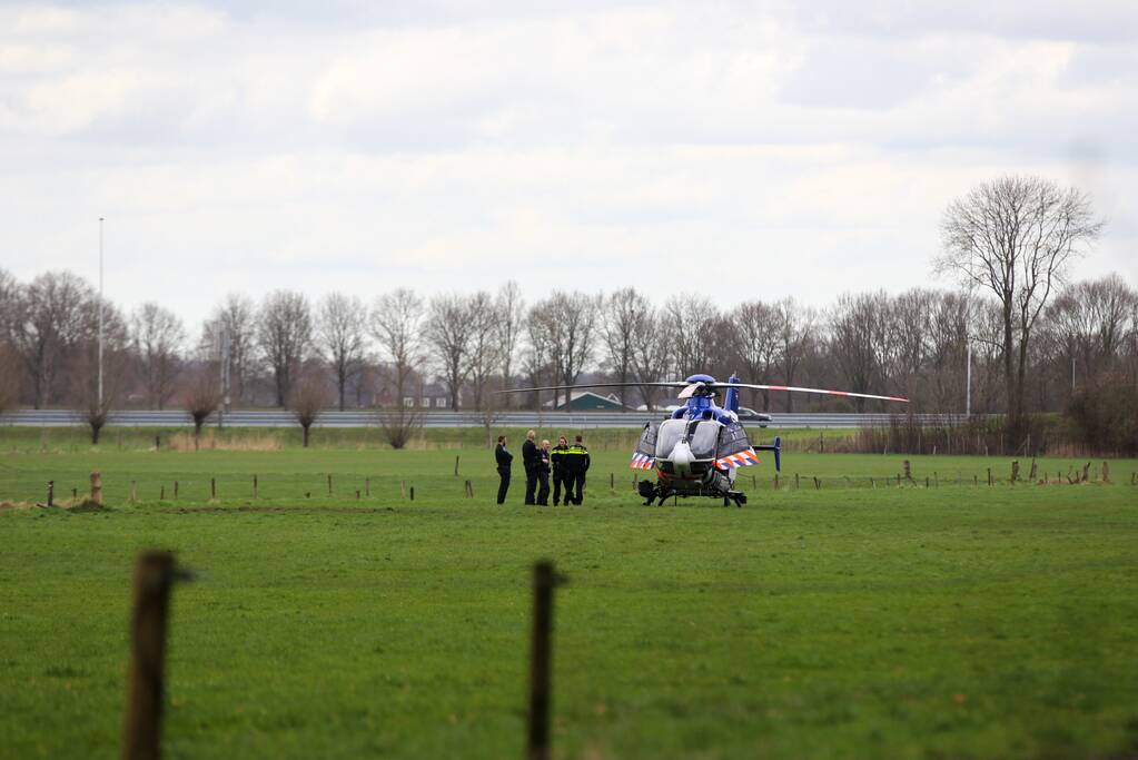 Grote inzet hulpdienst voor gewonde man in bosgebied